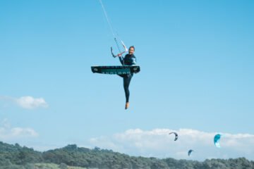 10 reasons why kitesurfing will make you happy, reasons to learn kitesurfing