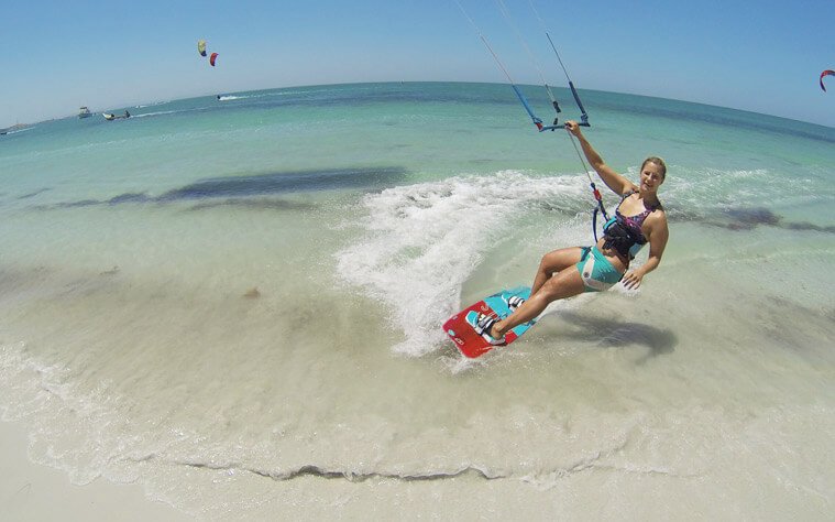 Me kitesurfing in Coche