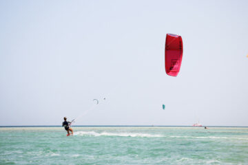 Kitesurfing in the flatwater of El Gouna