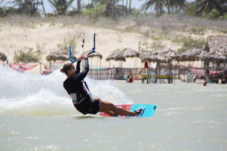 Learn kitesurfing FAQ for kiteboarding beginners