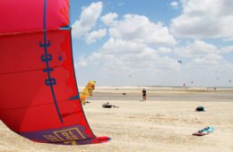 Everything you need to know if you want to learn kitesurfing