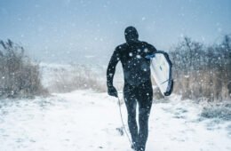 winter and cold water surfing and kitesurfing – the best tips how to survive the cold and have fun
