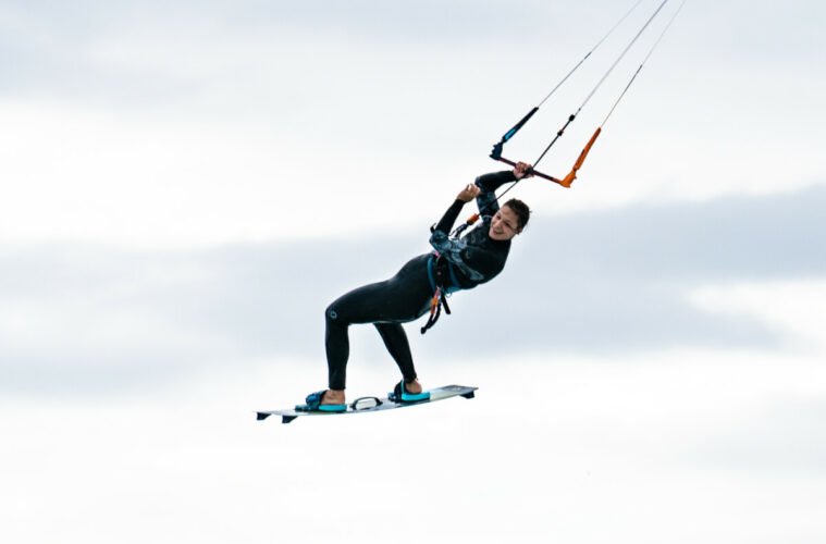 Kitesurf dating site.