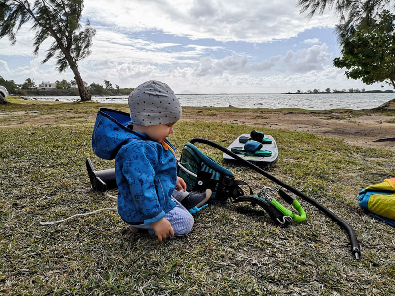 Kitesurf with a baby or kid - kitesurf holiday with baby